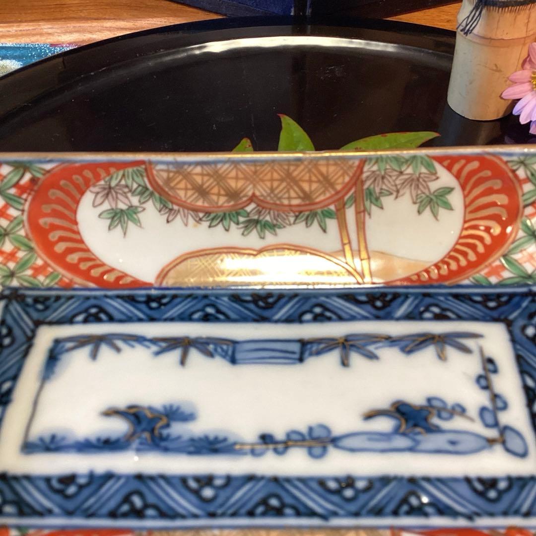 A1056 古伊万里　懐石道具　錦手　窓絵流水菖蒲紋様　隅入長皿　2枚