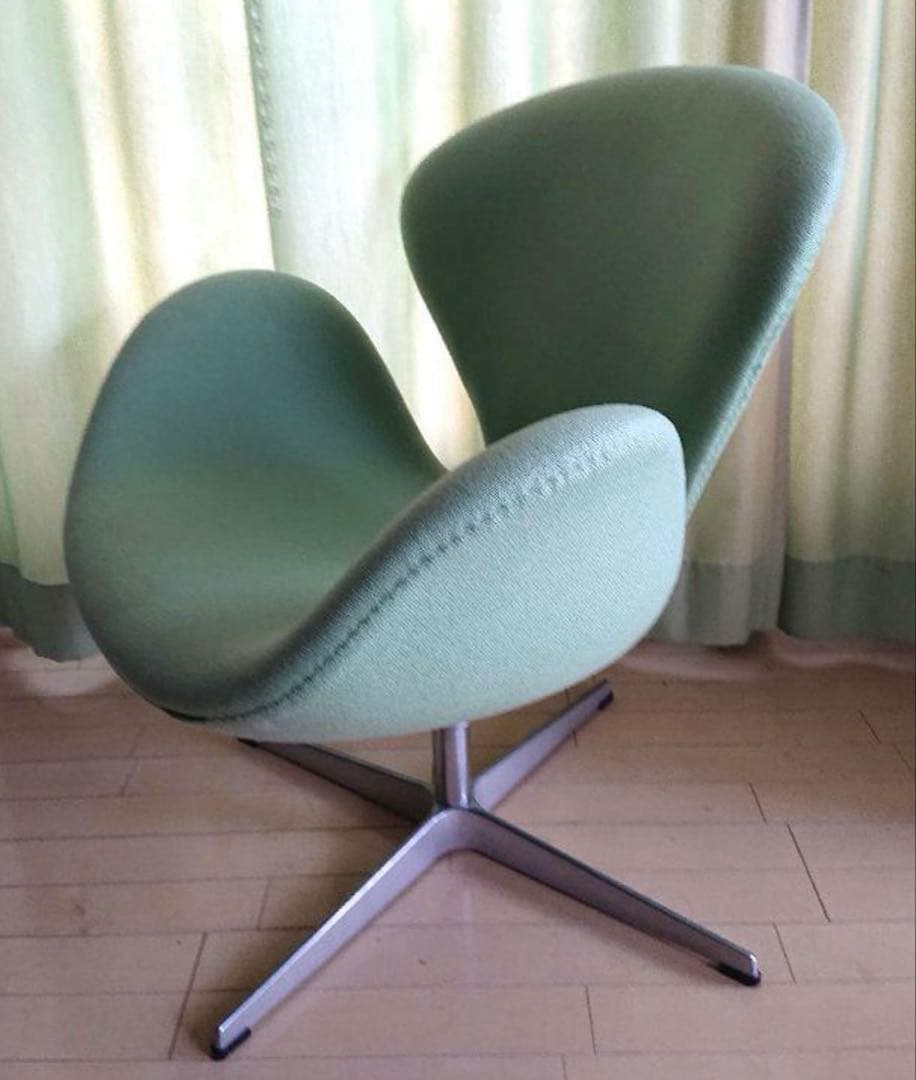 RARARA　フリッツ・ハンセン スワンチェア