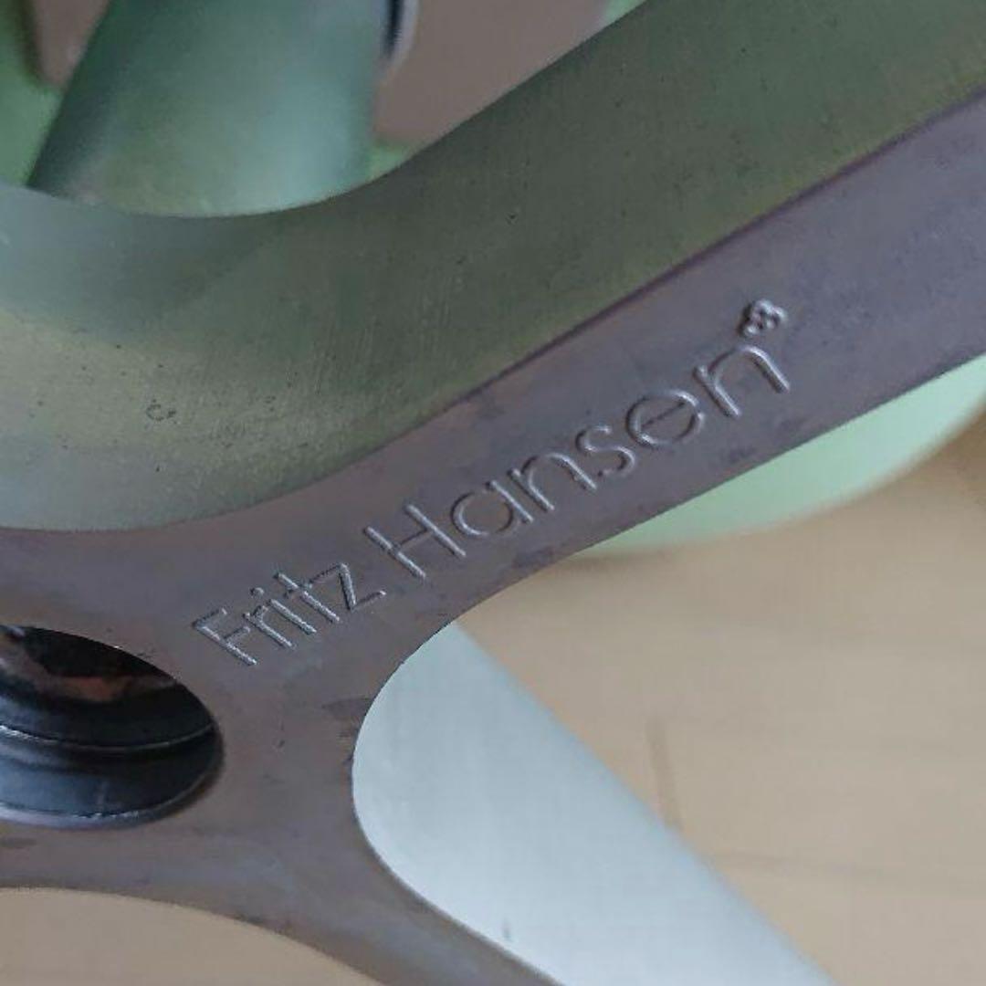 RARARA　フリッツ・ハンセン スワンチェア