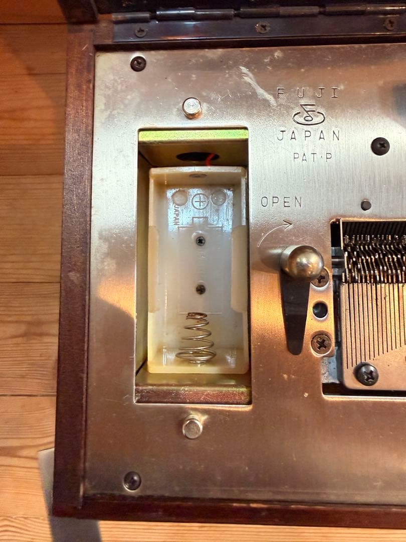 FUJI JAPAN オルゴール付き 3段ディスク付き アンティーク調