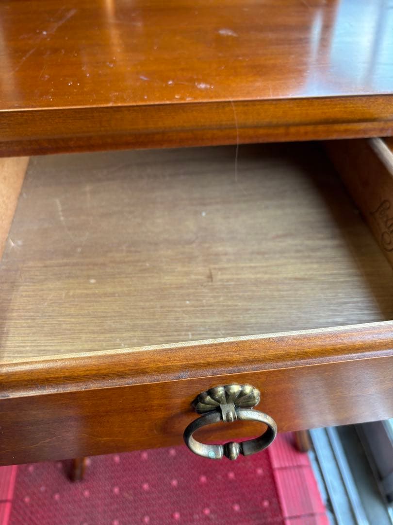 ブラウン木製猫足キャビネット 引き出し付き