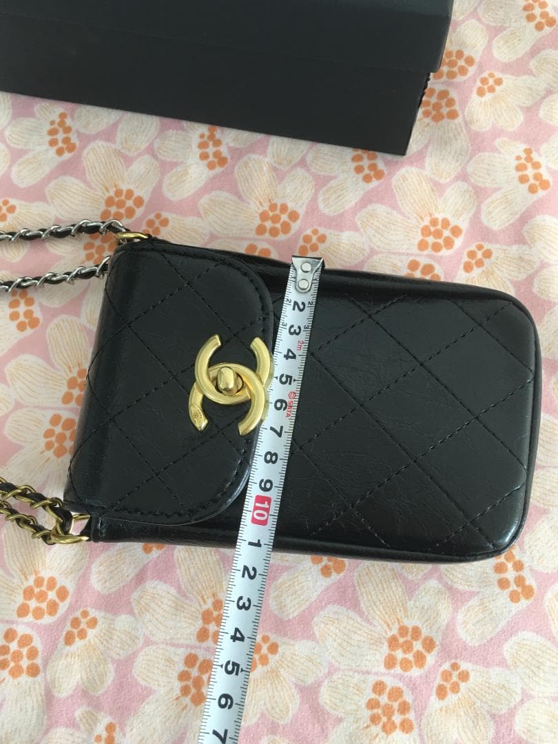 ブラック スマホショルダーバッグ《箱付き》