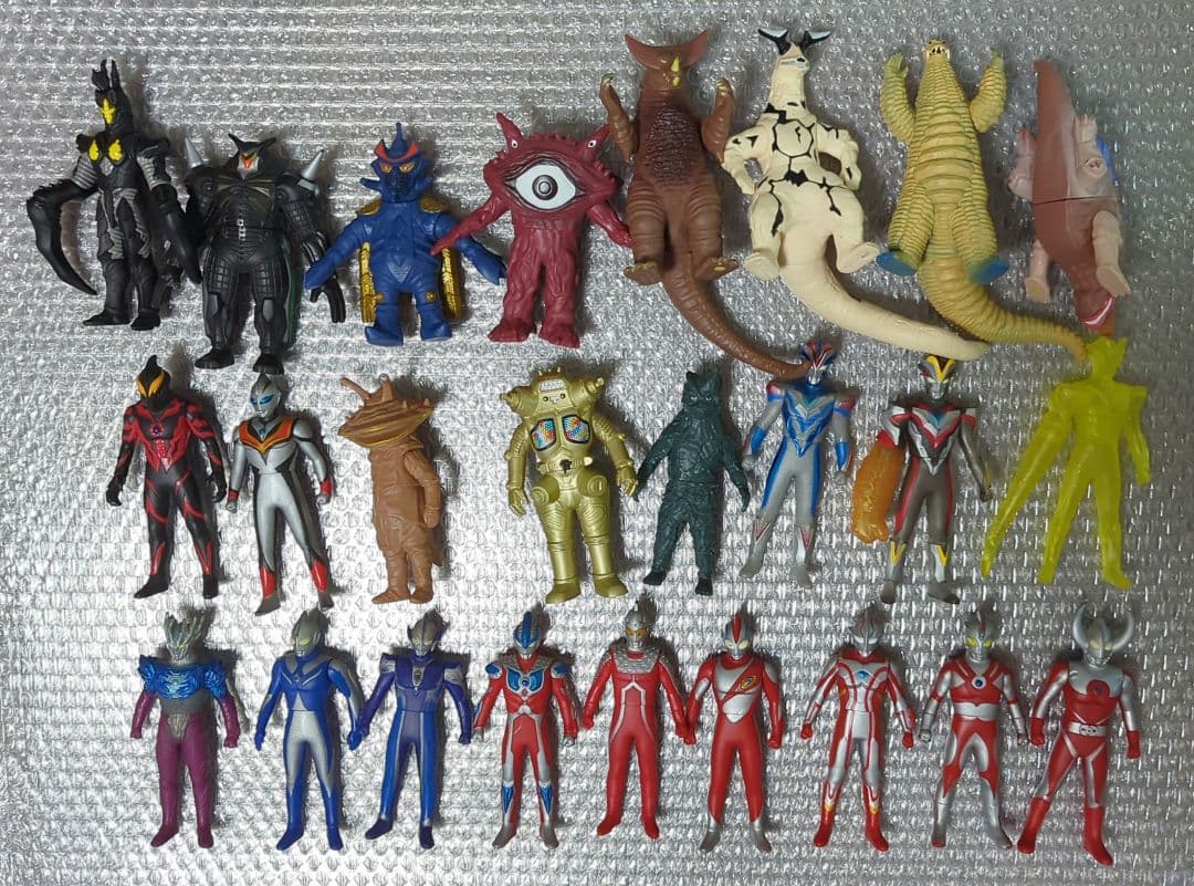 ウルトラ怪獣500シリーズ 25体 まとめ売り ウルトラマン ソフビ - メルカリ