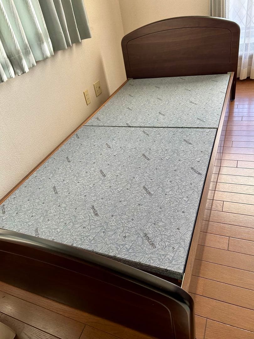 フランスベッド　木製シングルベッド フレーム　一台