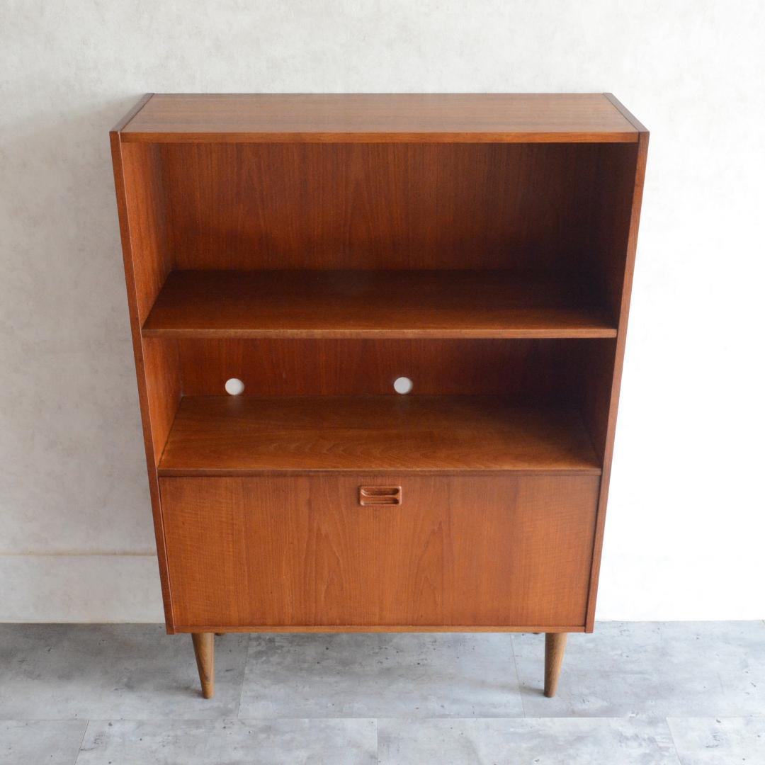 デンマーク 北欧ヴィンテージ チークシェルフ カップボード フラップ扉 北欧家具