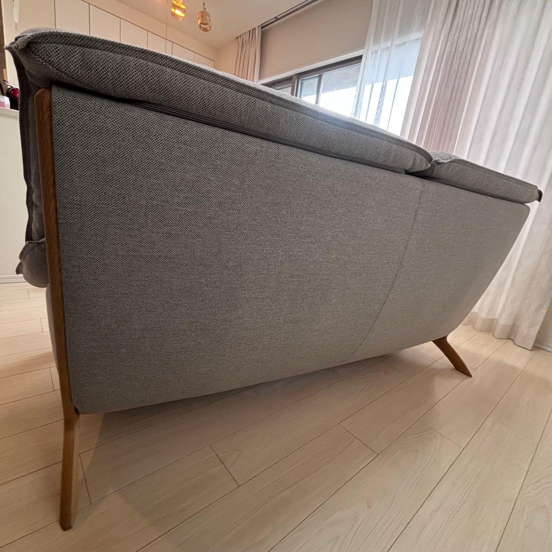 【美品】　カリモク ソファ グレー　布　UU49 北欧風 天然木　2人3人用