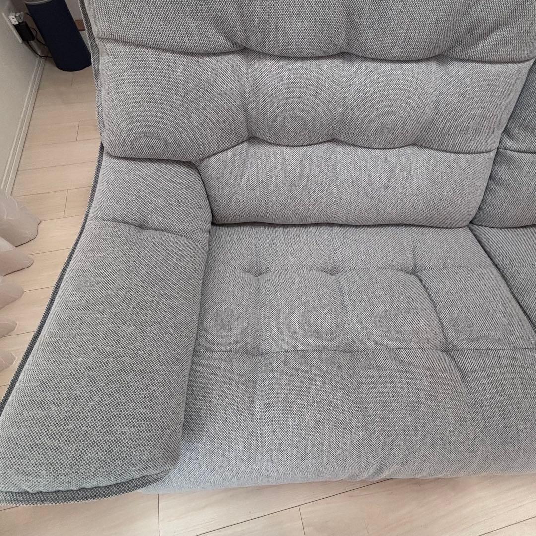 【美品】　カリモク ソファ グレー　布　UU49 北欧風 天然木　2人3人用