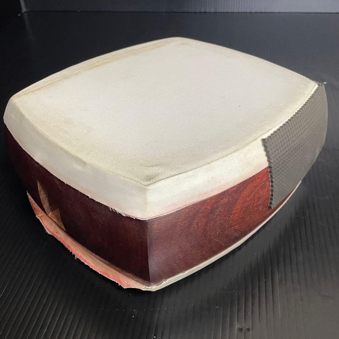 津軽三味線 紫檀 紅木製糸巻き 丸内胴 二本溝 軽量で扱いやすい 家紋入り