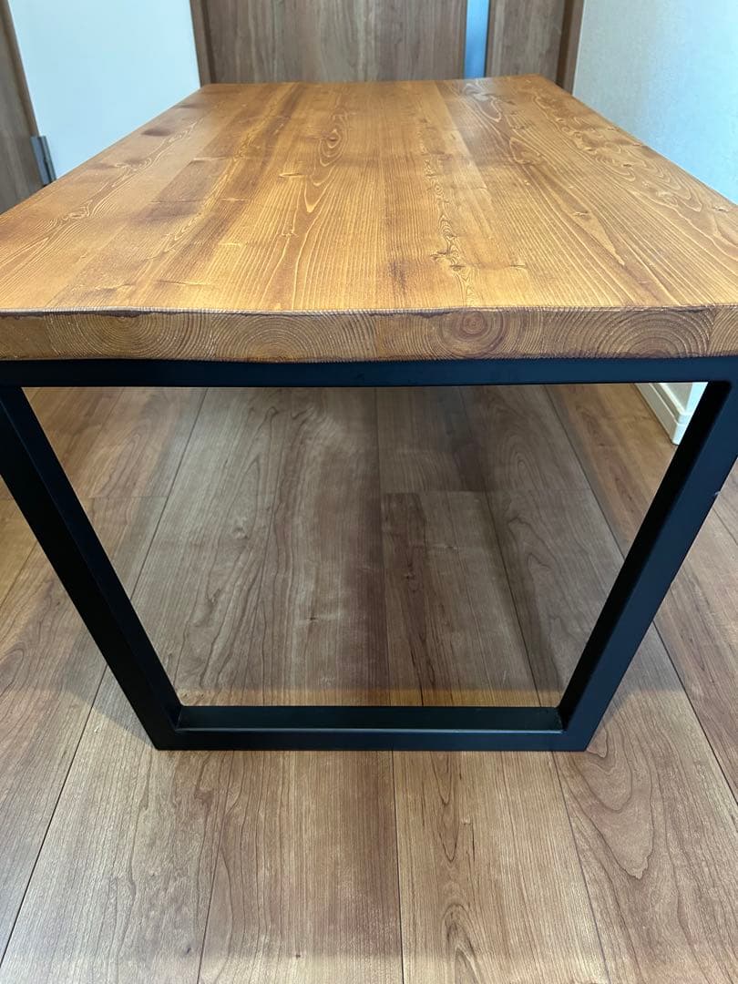 センターテーブル　カフェテーブル　ローテーブル　LOWYA