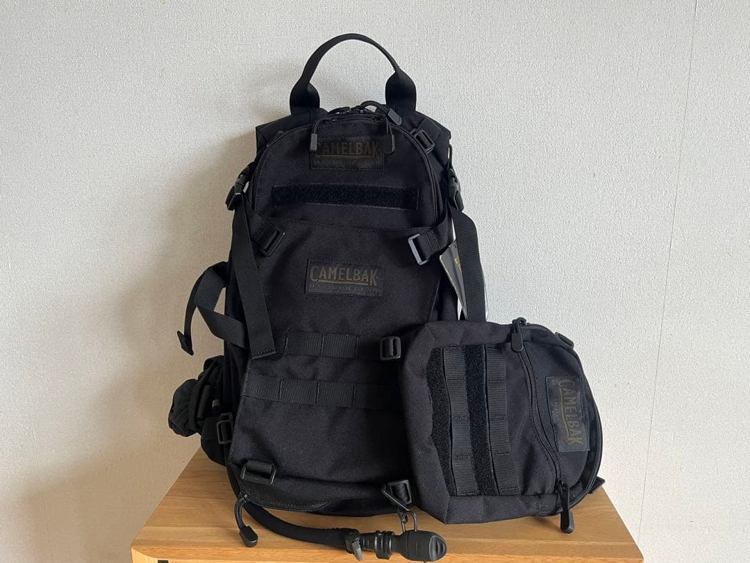 CAMELBAK TRANSFORMER 102oz - メルカリ