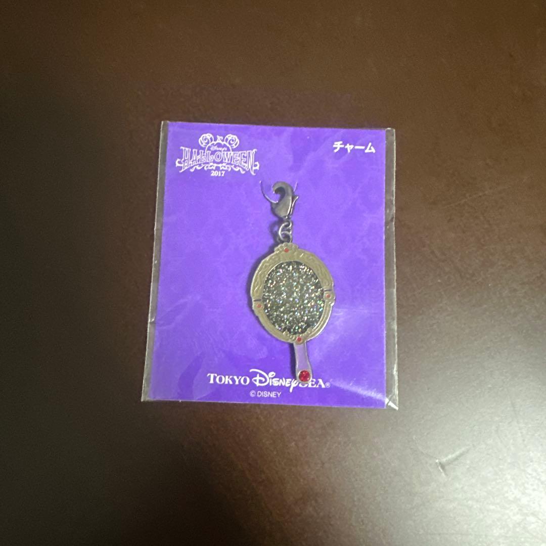 東京ディズニーシー ハロウィーンヴィランズ 手下チャーム - メルカリ