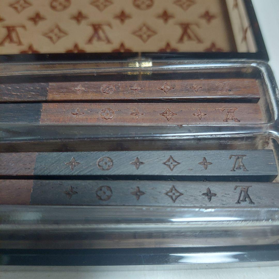 未使用　Louis Vuitton箸入れ、箸、箸置き 木製