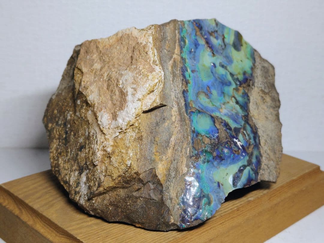 ボルダーオパール 4.5kg 蛋白石 原石 鑑賞石 自然石 誕生石 鉱物 水石