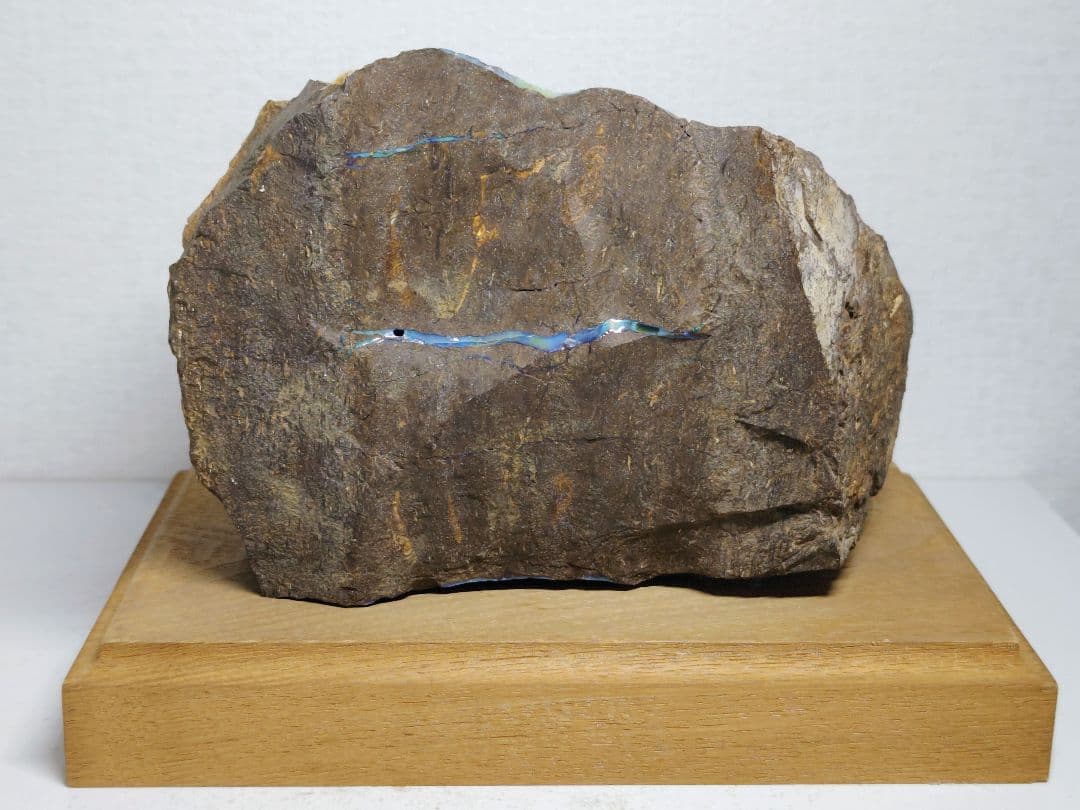 ボルダーオパール 4.5kg 蛋白石 原石 鑑賞石 自然石 誕生石 鉱物 水石