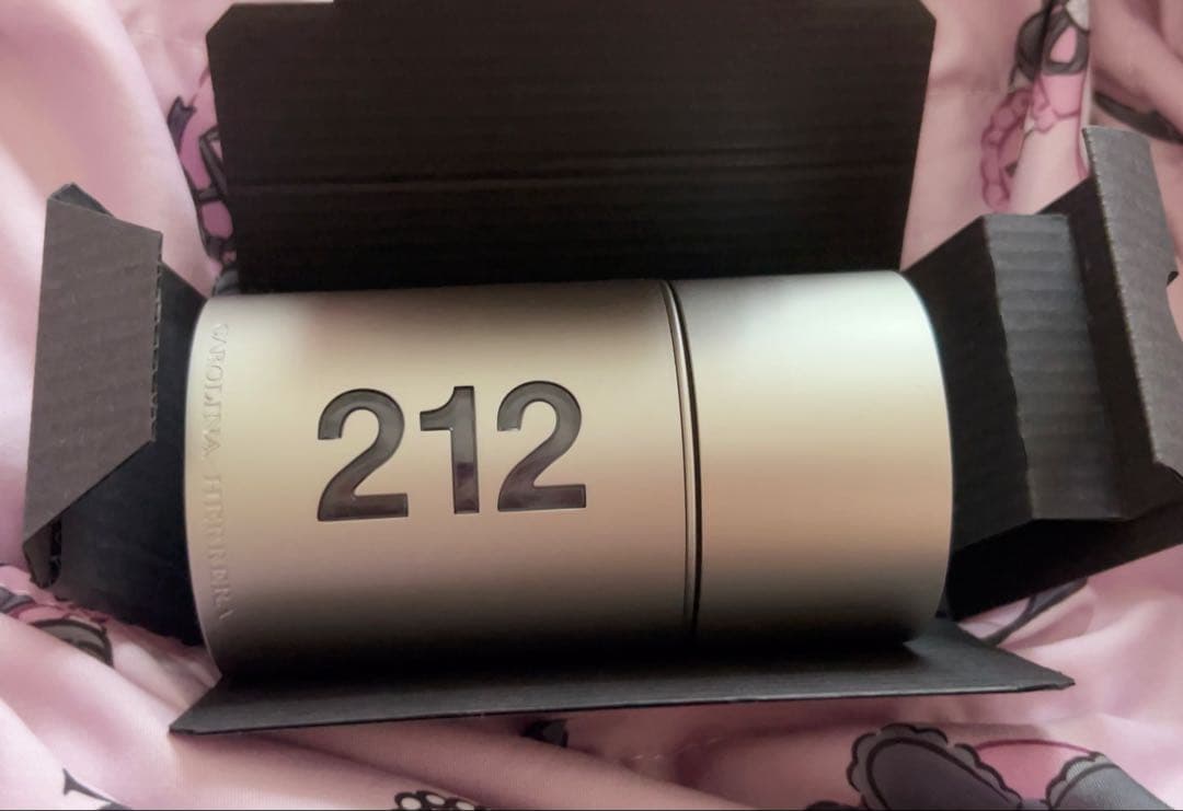 ♡ キャロライナヘレラ212 オードトワレ 50ml