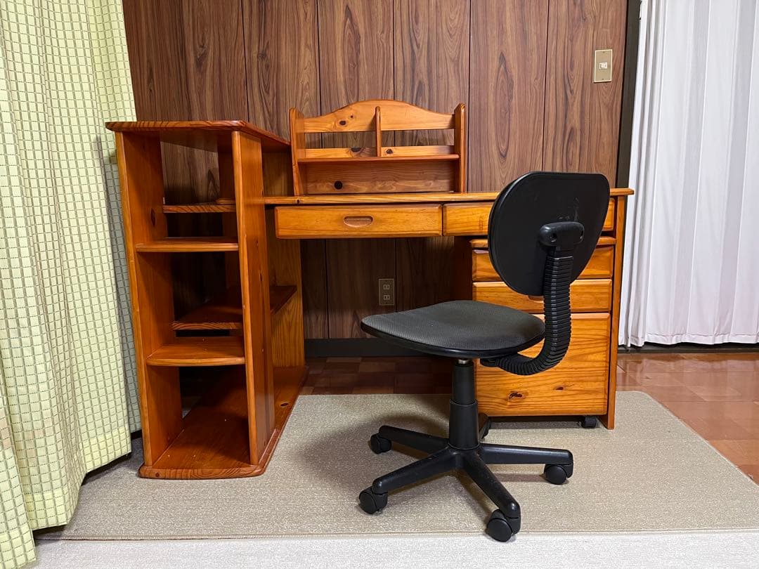 机　勉強机　本棚　引き出し　椅子4点セット