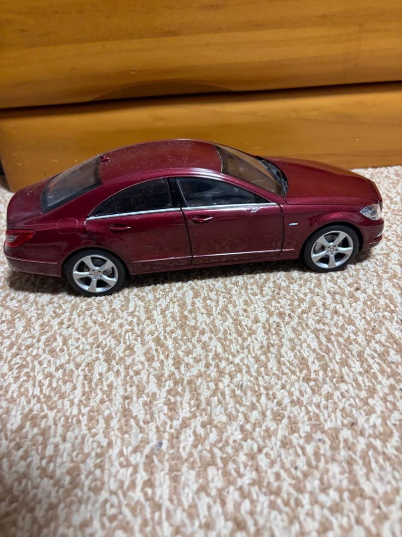 メルセデス・ベンツ CLS 1/18 ワインレッド