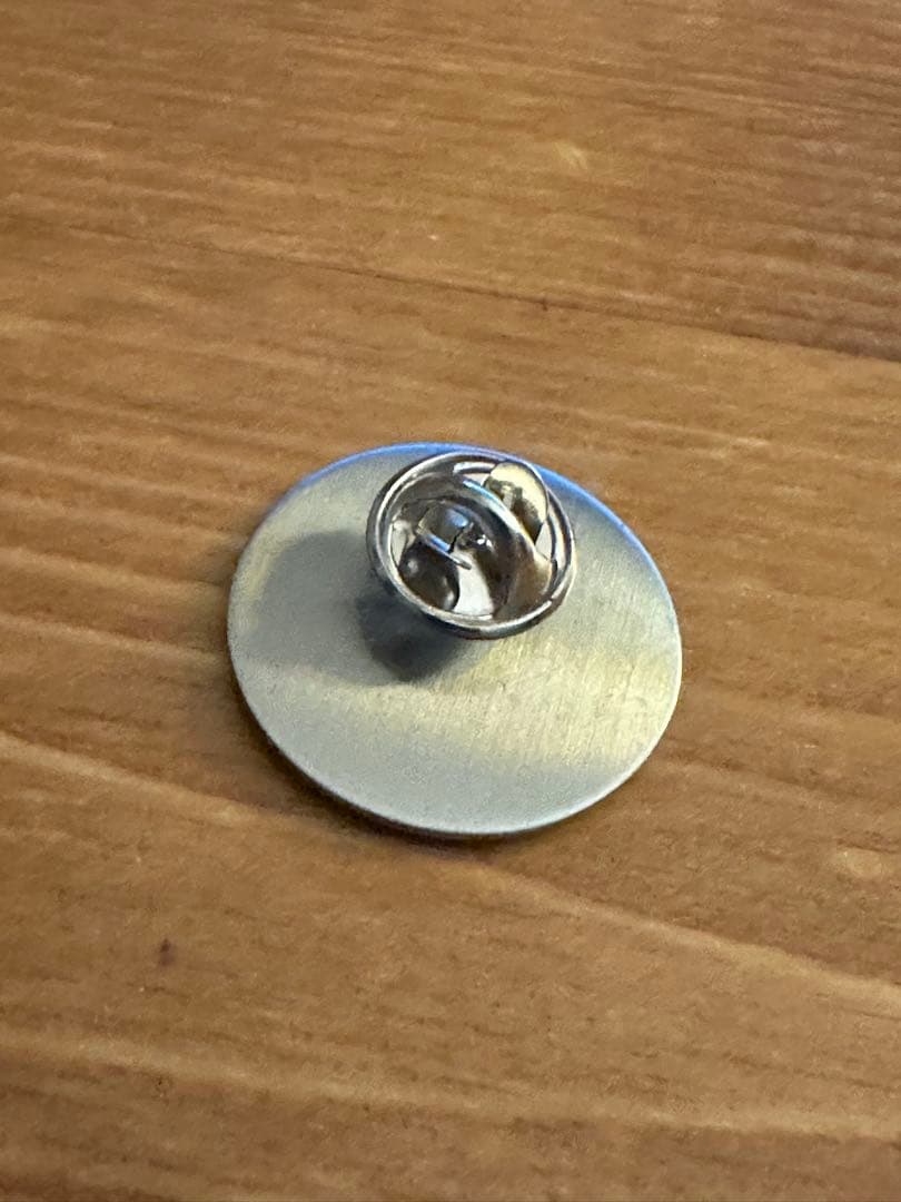 大阪関西万博 クウェート館 ピンバッチ クウェートパビリオン A - メルカリ