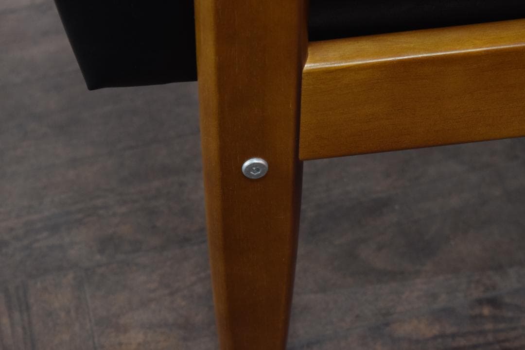 展示品　カリモク60 Kチェア スタンダードブラック　 W36170BW　14A