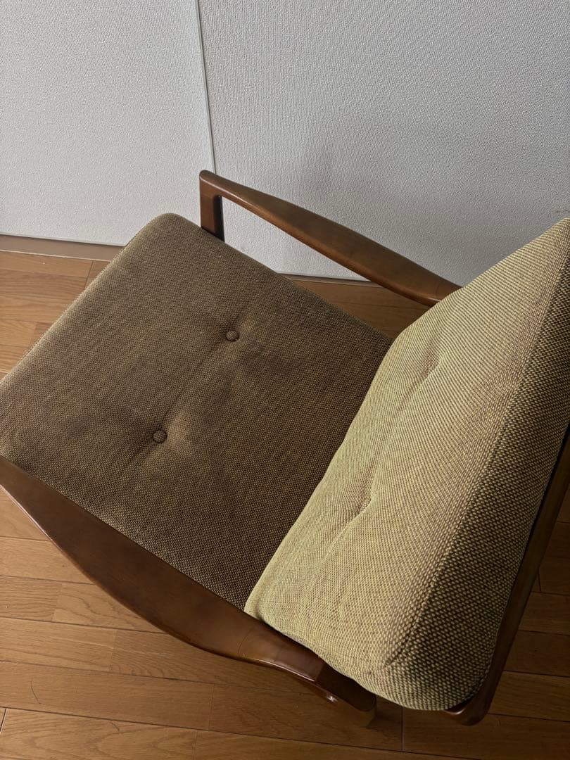 カリモク　1人掛けソファ