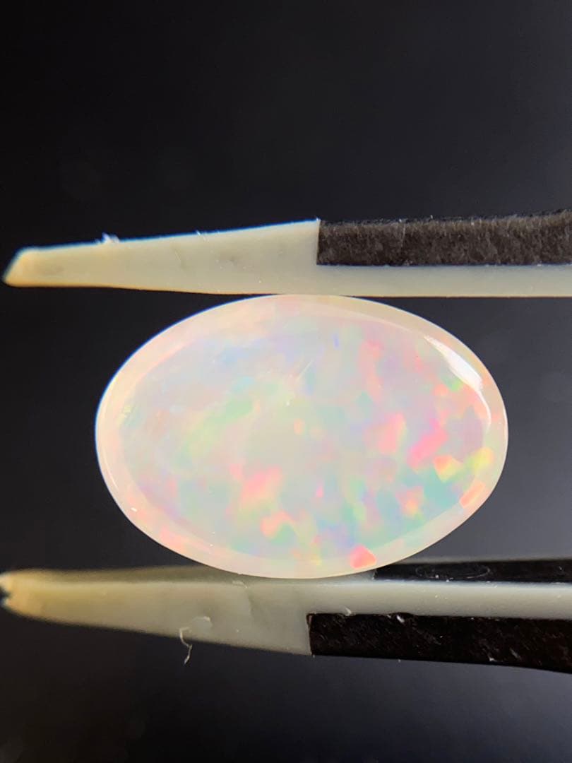 エチオピア産　オパール　ルース(3.59ct)ソー付き