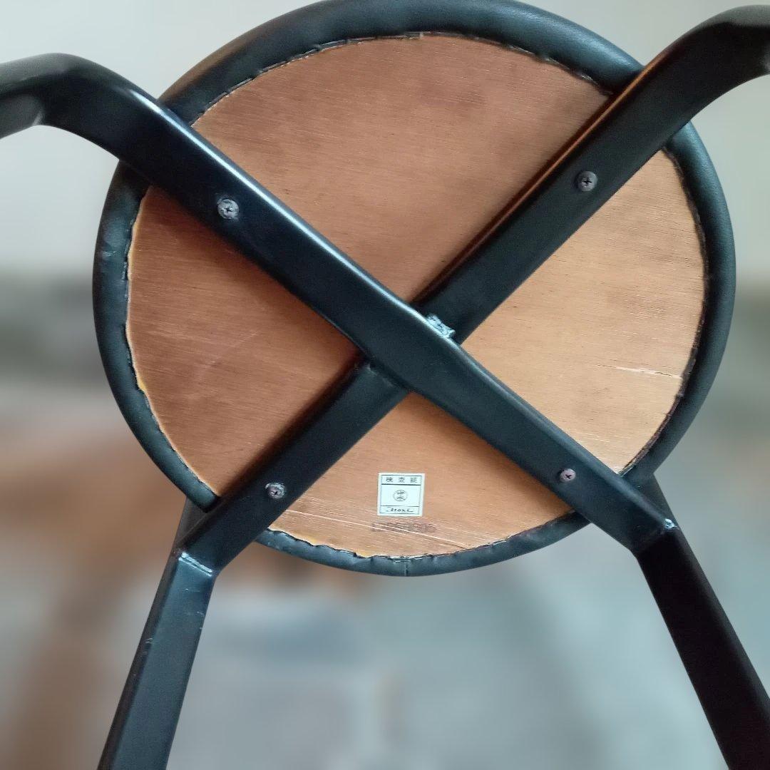 黒のカウンターチェアー　バースツール　昭和レトロ　ヴィンテージ