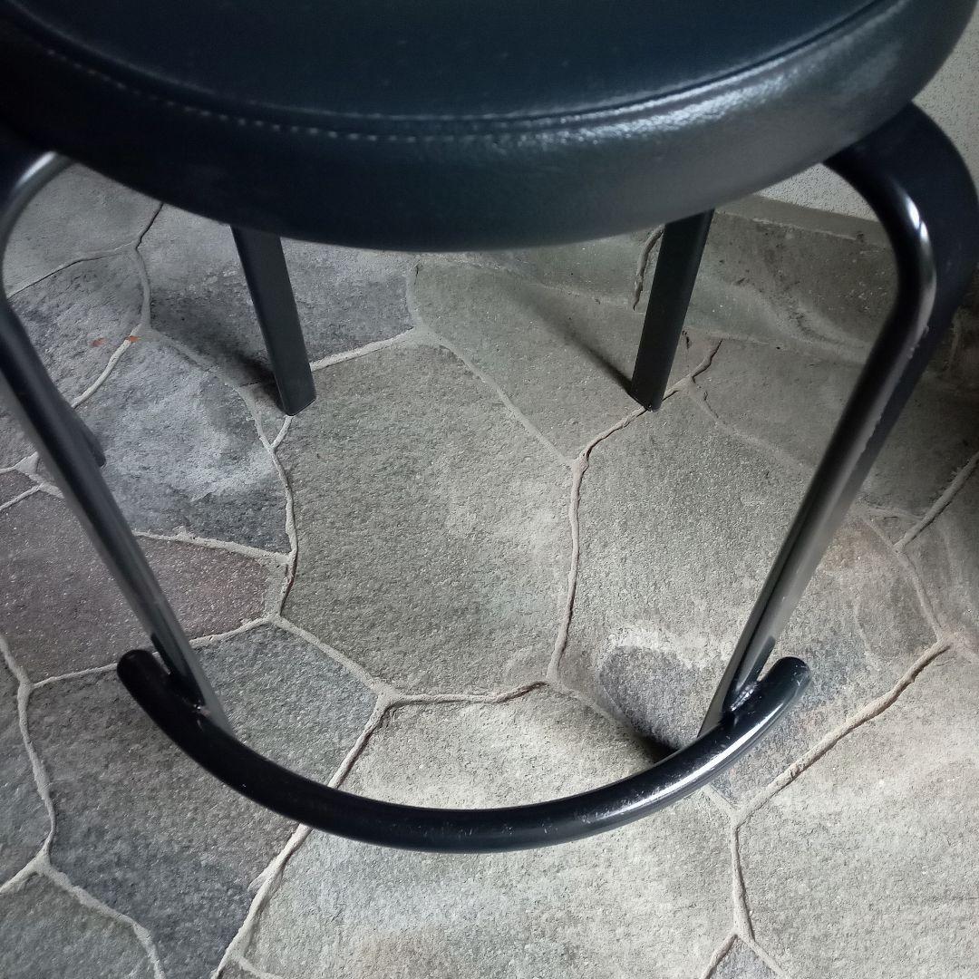 黒のカウンターチェアー　バースツール　昭和レトロ　ヴィンテージ