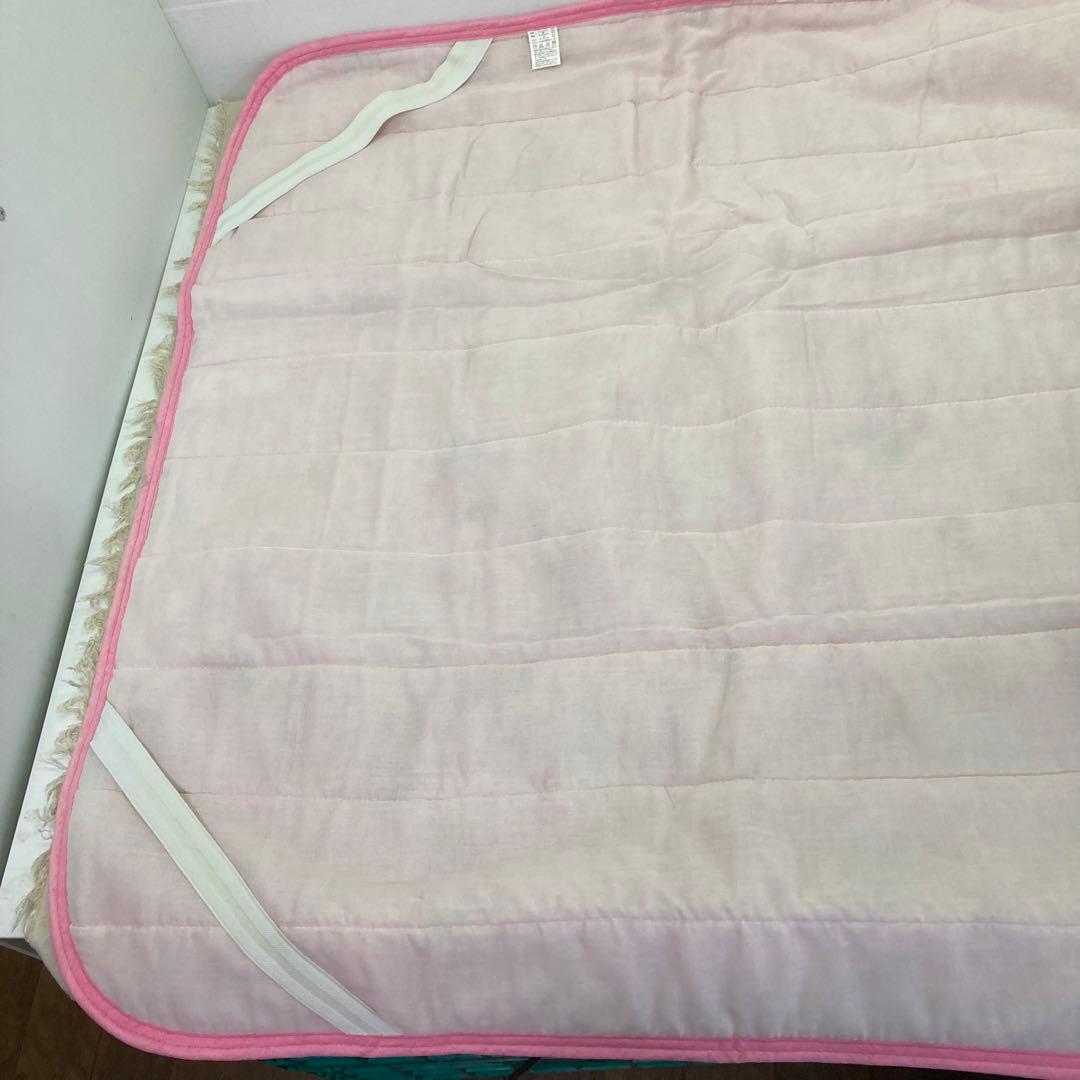 【未使用★2010年製】ハローキティ　敷きパッド　シーツ　イチゴ　サンリオ