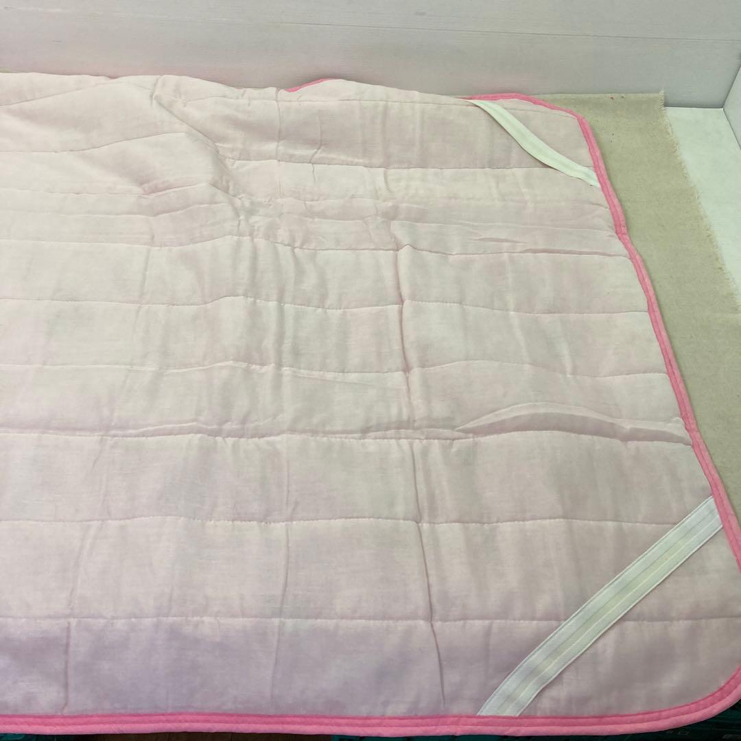 【未使用★2010年製】ハローキティ　敷きパッド　シーツ　イチゴ　サンリオ