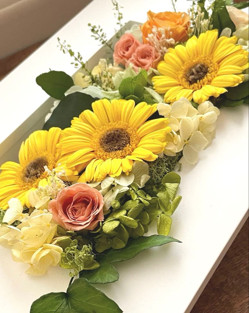 『おひさま色のガーベラアレンジ』フレームアレンジ　プリザーブドフラワー　ケース付