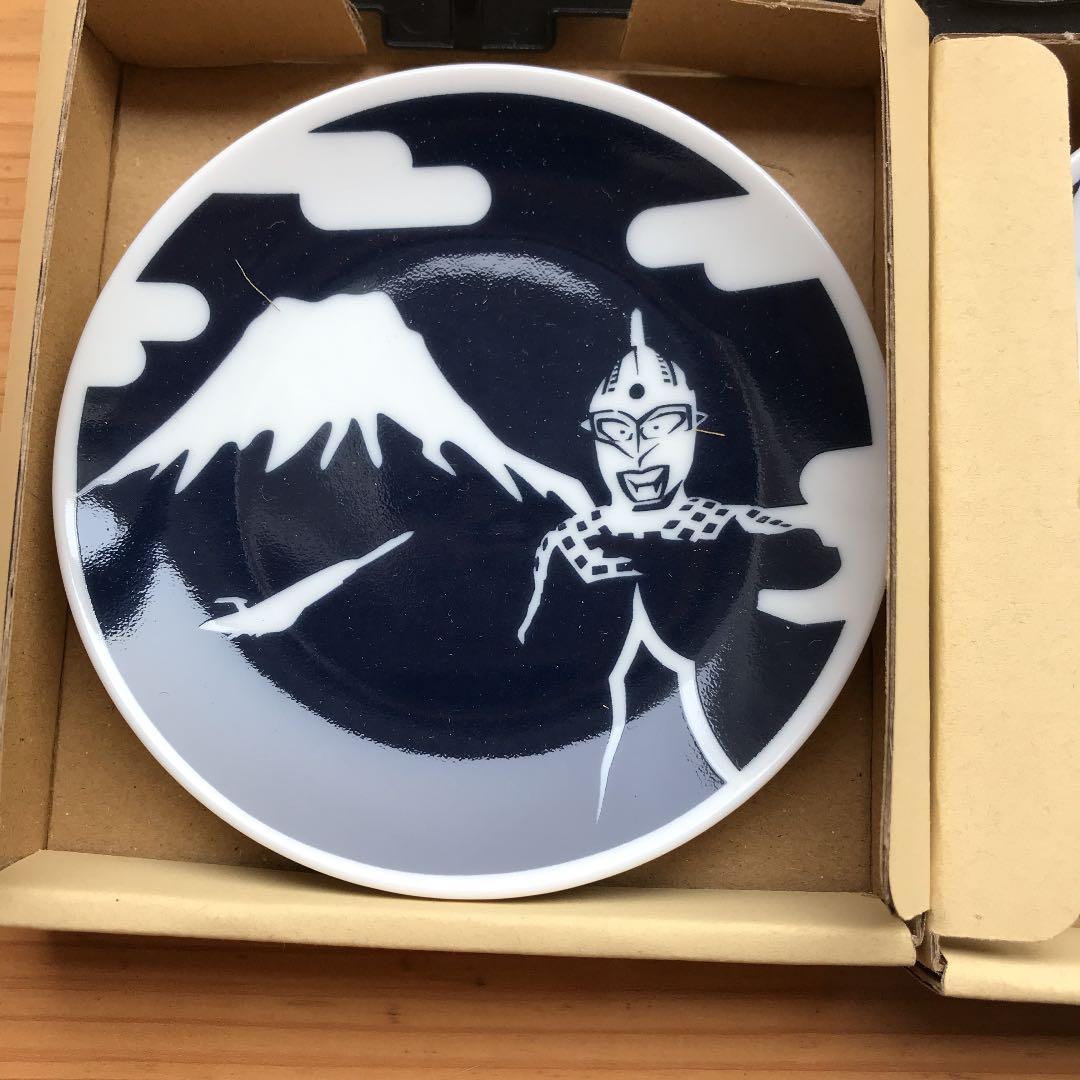 《ウルトラマンSHOP限定》和皿ウルトラマン６枚セット