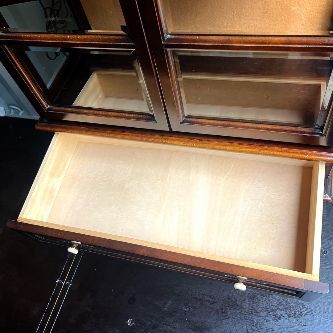 取付無料！飛騨産業キツツキ キュリオケース 洋風アンティーク飾り棚 食器棚✨