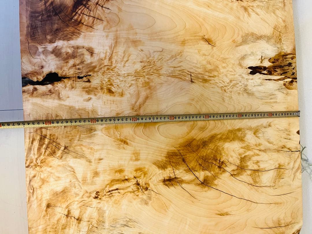 一枚板テーブル　栃の木　ローテーブル レジンテーブル