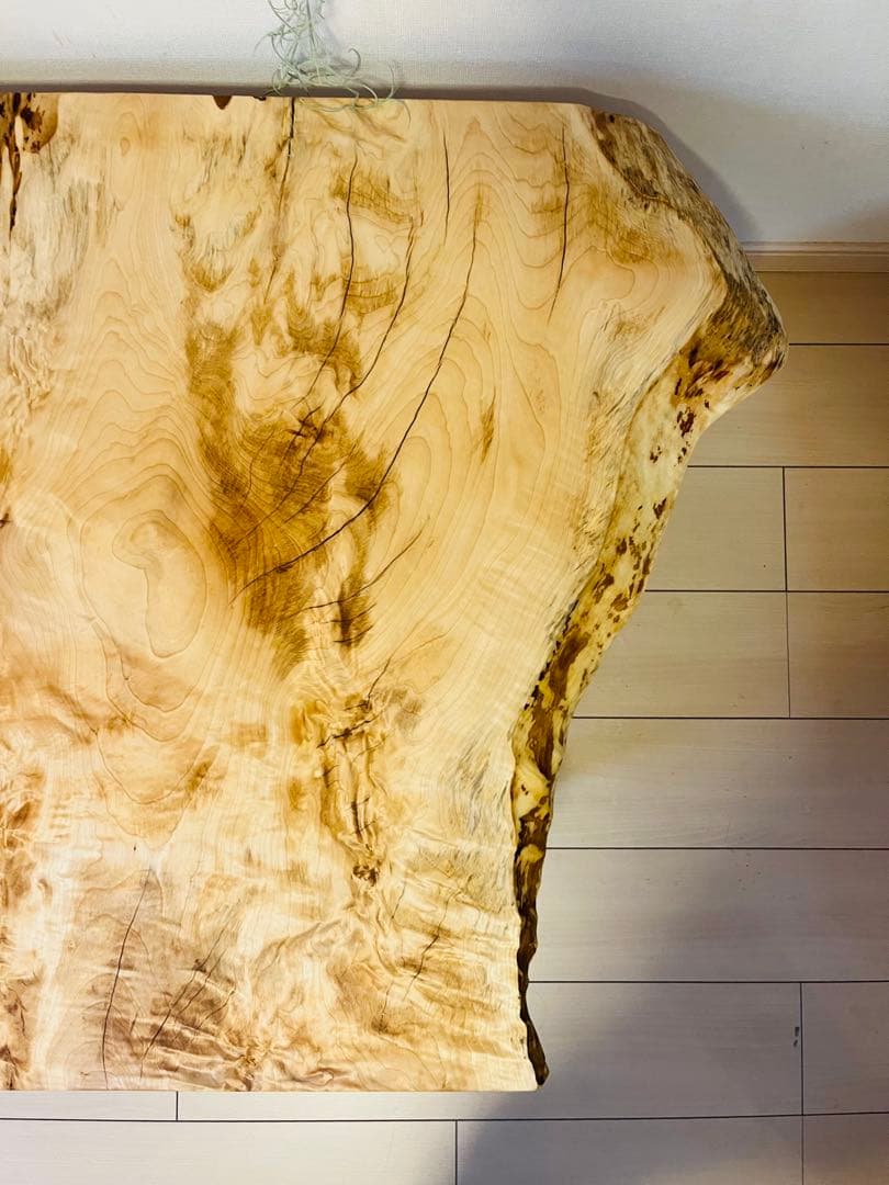 一枚板テーブル　栃の木　ローテーブル レジンテーブル