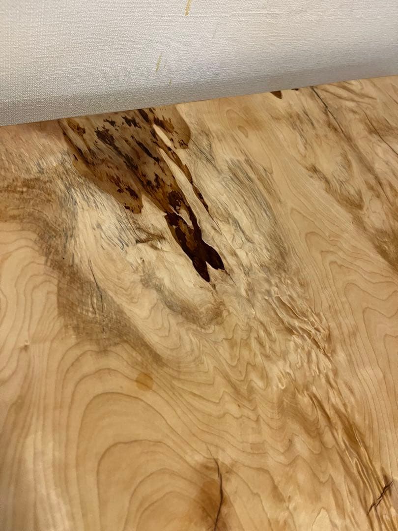 一枚板テーブル　栃の木　ローテーブル レジンテーブル