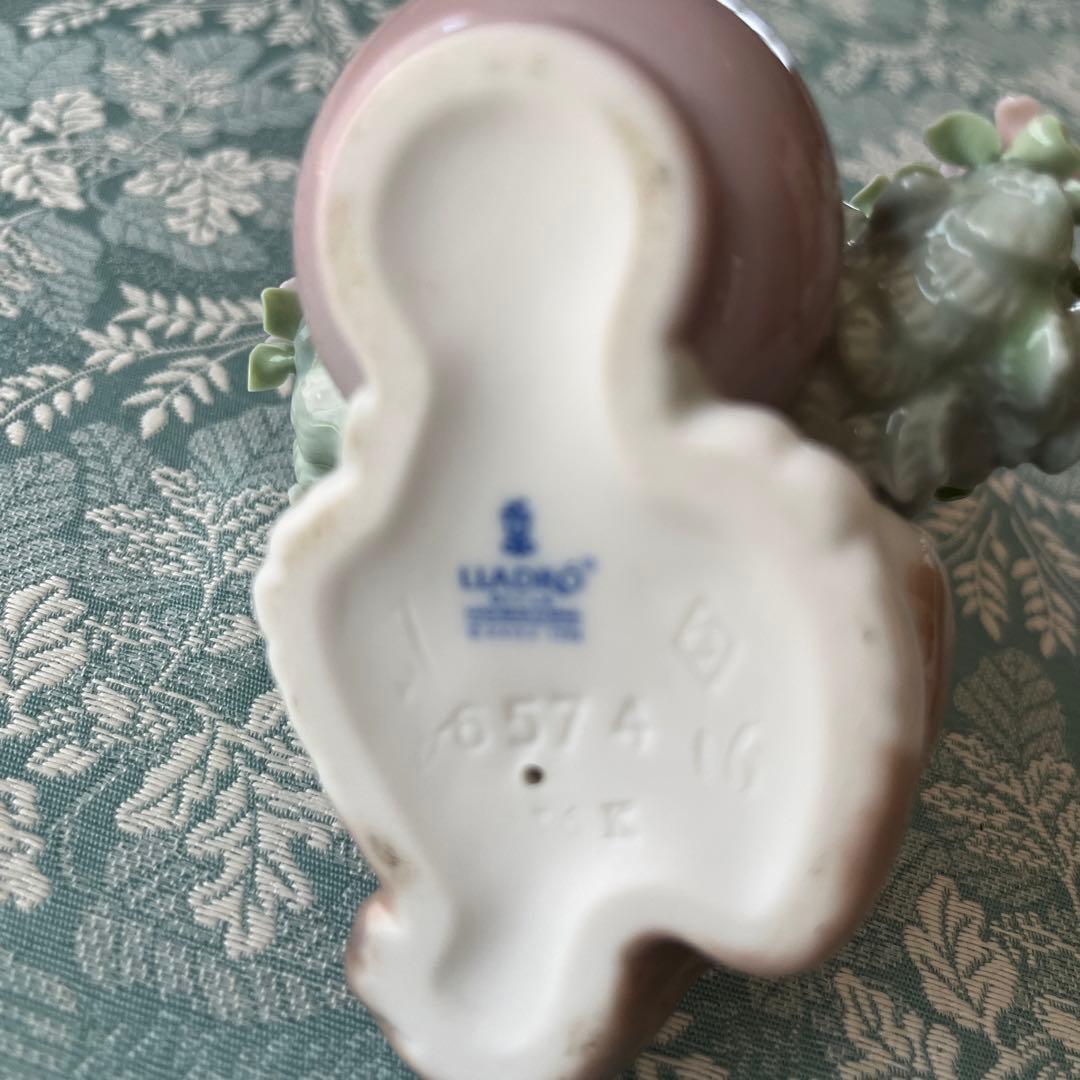 お値下げしました。　リヤドロ　仔犬とお花