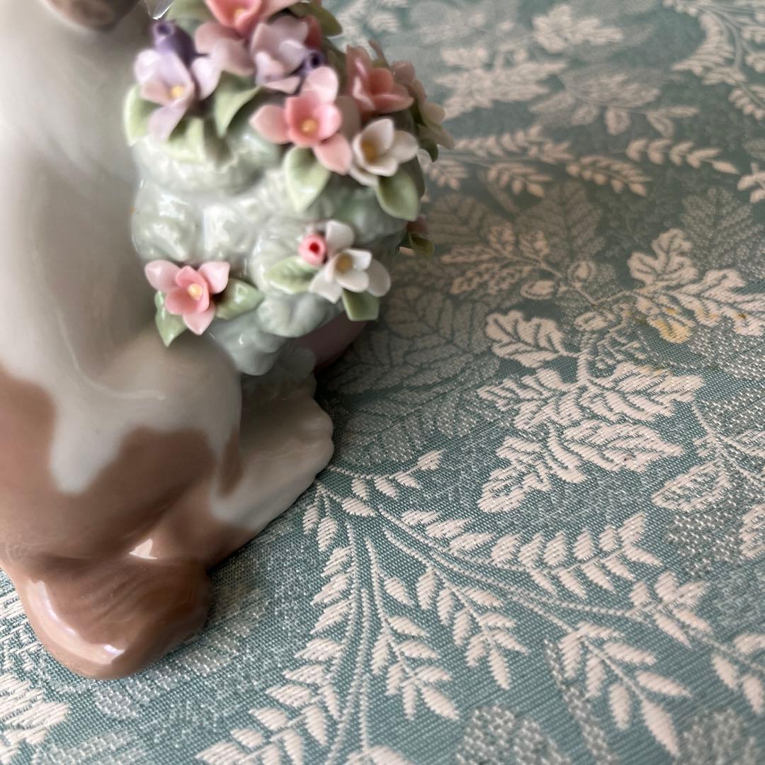 お値下げしました。　リヤドロ　仔犬とお花