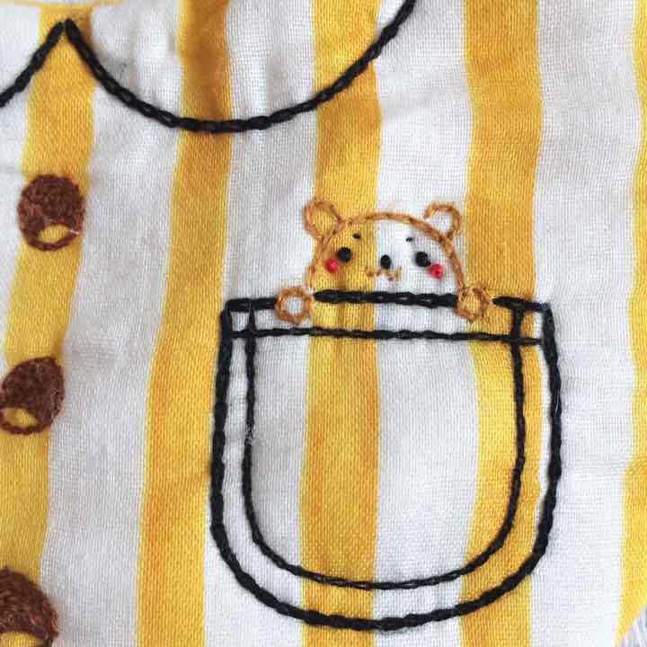 再販可能❀.(*´◡`*)❀.ふかふか刺繍スタイ＊ポケットくまさん＊
