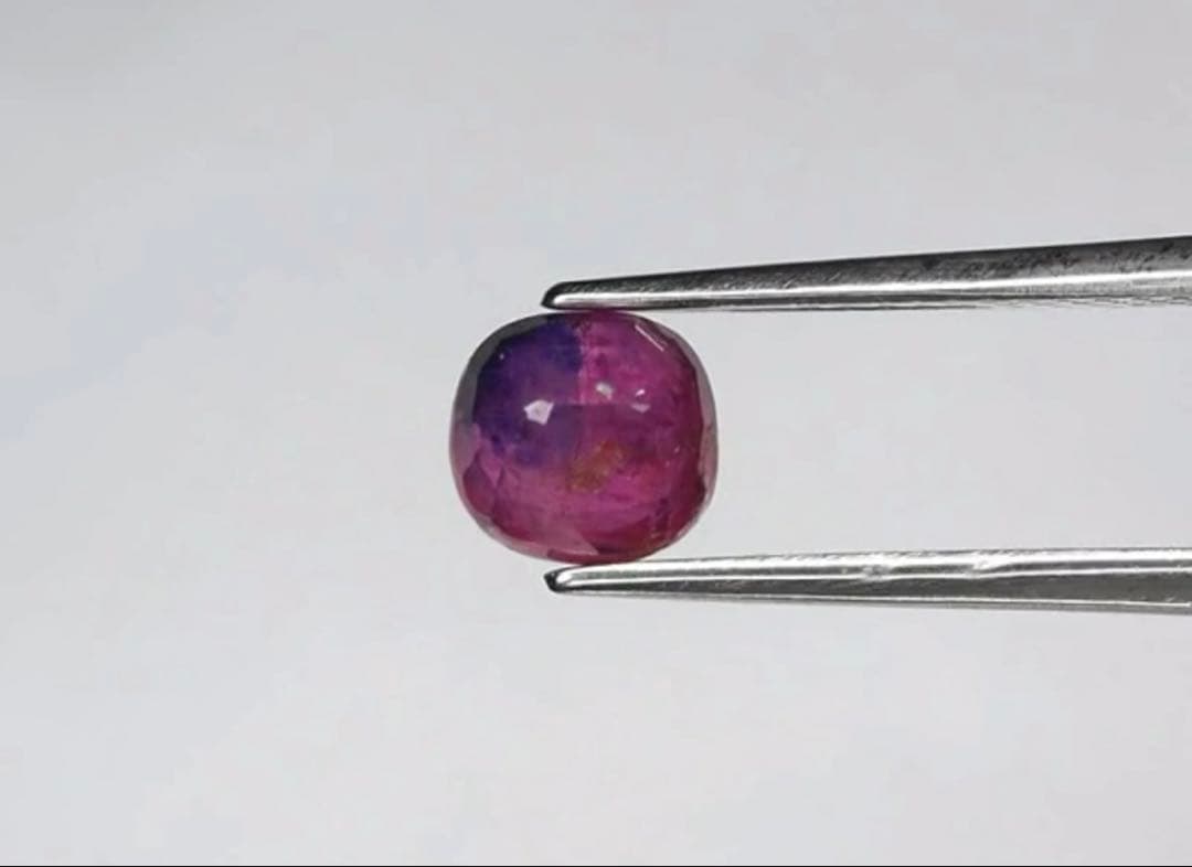 希少バイカラー 非加熱サファイア 1.34ct 天然 ルース