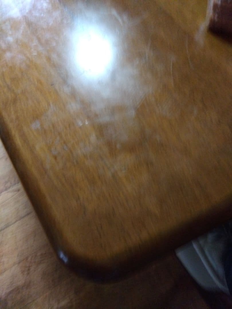 木製ブラウン長方形テーブル