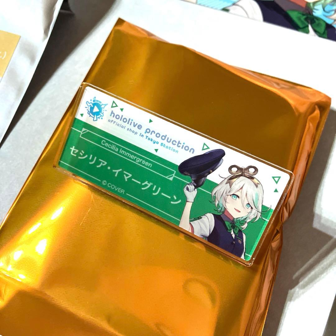 ホロライブ東京駅限定ショップ チケット、バッヂ、ノベルティカード