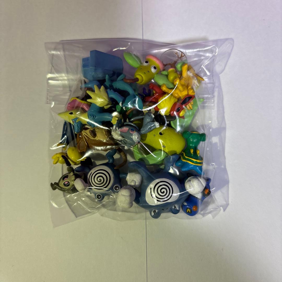 ポケモン　立体図鑑　フィギュア　ミロカロス　アーボック　ペルシアン　クリア