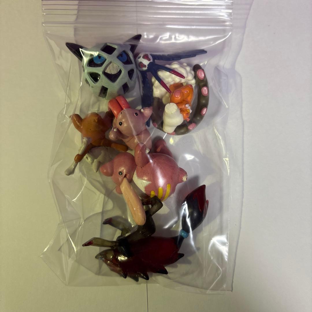 ポケモン　立体図鑑　フィギュア　ミロカロス　アーボック　ペルシアン　クリア