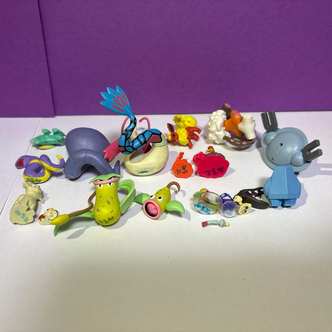 ポケモン　立体図鑑　フィギュア　ミロカロス　アーボック　ペルシアン　クリア