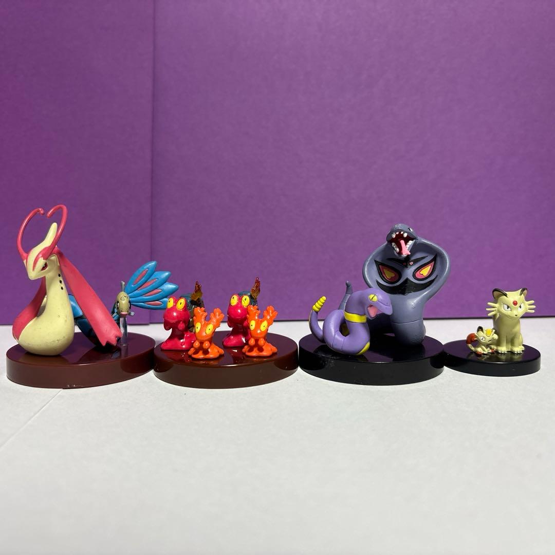 ポケモン　立体図鑑　フィギュア　ミロカロス　アーボック　ペルシアン　クリア