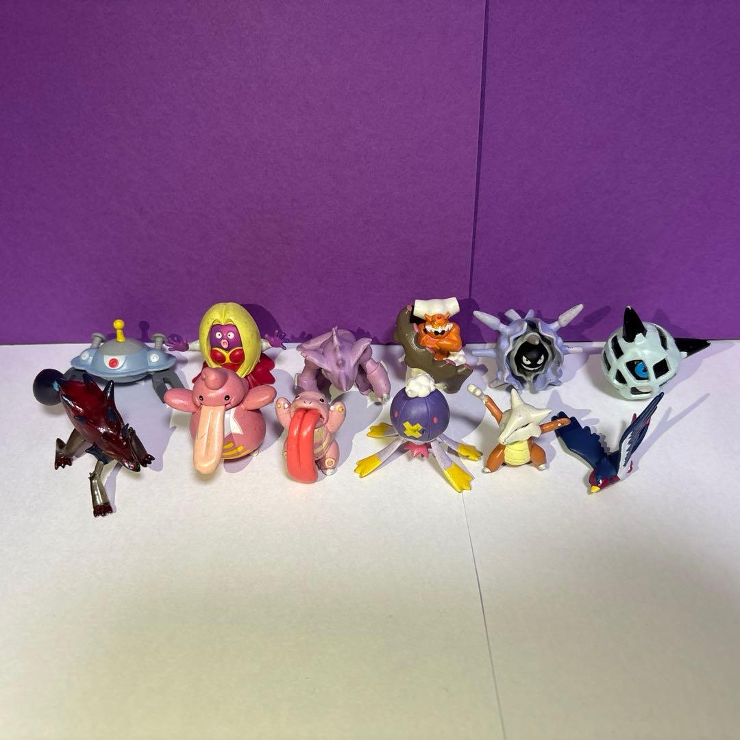 ポケモン　立体図鑑　フィギュア　ミロカロス　アーボック　ペルシアン　クリア