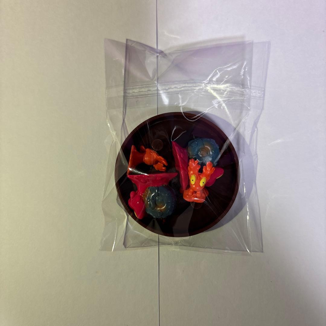 ポケモン　立体図鑑　フィギュア　ミロカロス　アーボック　ペルシアン　クリア