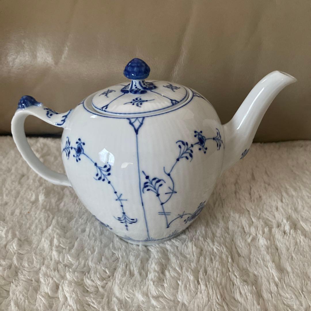 ✨新品・未使用品✨ブルーフルーテッド プレイン ティーポット 700ml