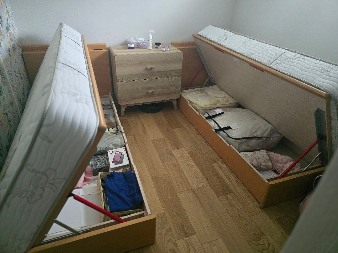 （右側）BeautyrestGoldenLuxe セミシングルマット&フレーム