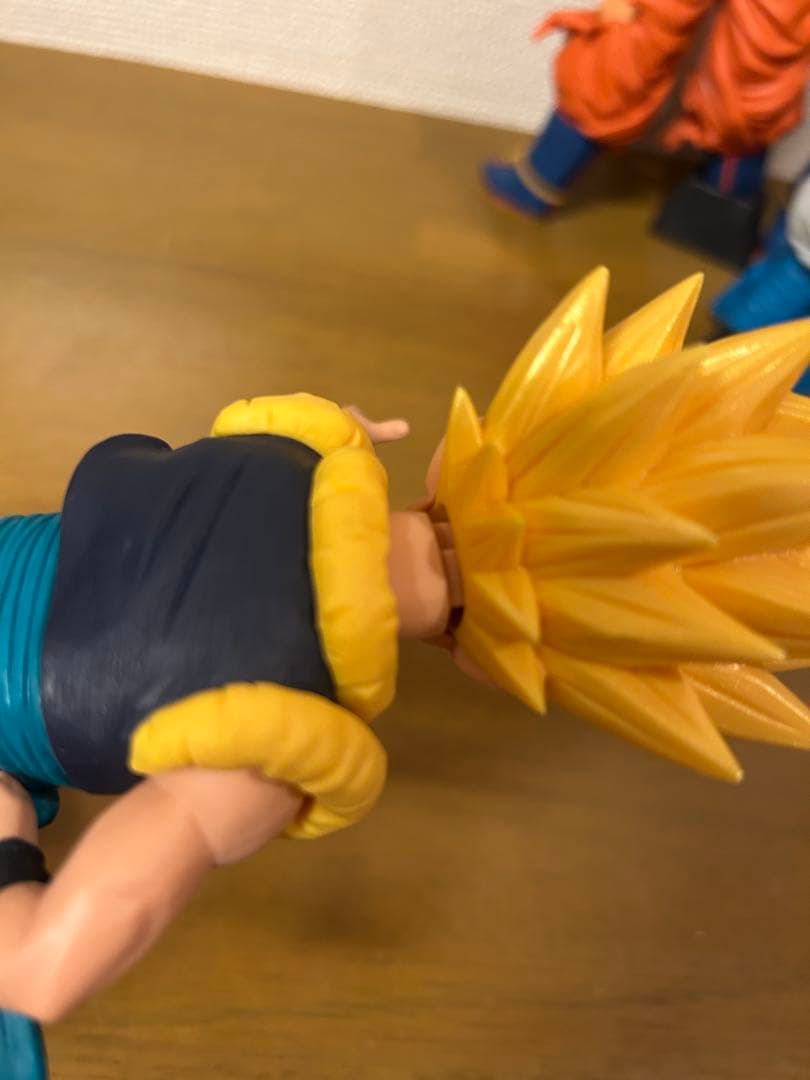 Grandista 孫悟空、ゴテンクス、孫悟飯、ゴジータブルーフィギュア